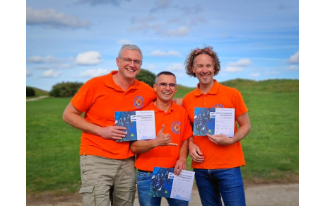 Trois Encadrants diplômés